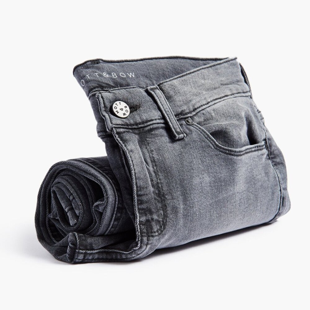 Gray Boyfriend Jeans with Distressed Look